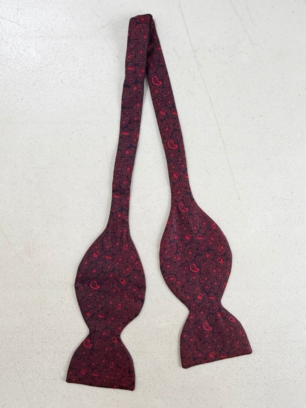 Vintage Paisley Print Silk Bow Tie 90s Navy Blue Red Twill Preppy Formal Bowtie